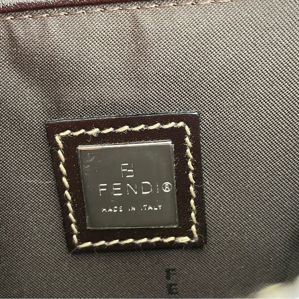 FENDI monogram shoulder bag, adjustable shoulder strap - Picture 7 of 17